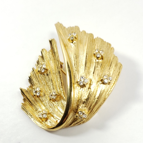 Givenchy Jewelry - GIVENCHY gold tone brooch